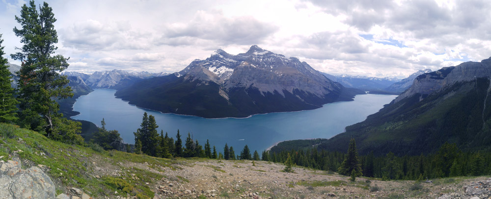 Panoramic views of Lake Minnewanka atop Aylmer Lookout.