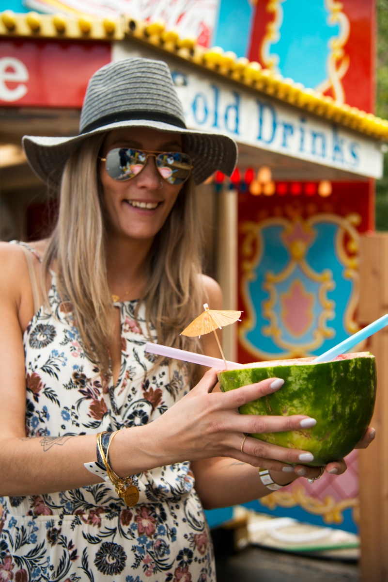 Fruit juice in a fruit: pineapple or watermelon is scooped out of a freshly cut fruit, blended with ice, and poured right back into the shell. By now you can probably use all the hydration and vitamins you can get, right? Just look for the booths displaying rows of watermelons and pineapples. 2.