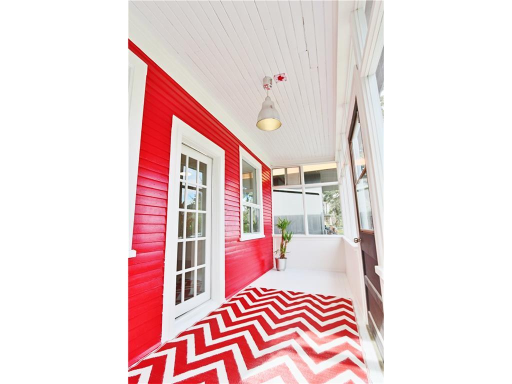 The red-accented verandah has great curb appeal.